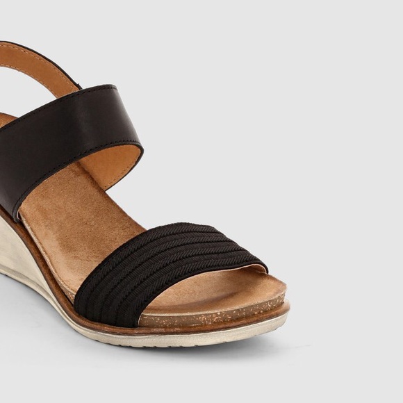 Made in Portugal Genuine Leather Wedge Sandal - Picture 3 of 6